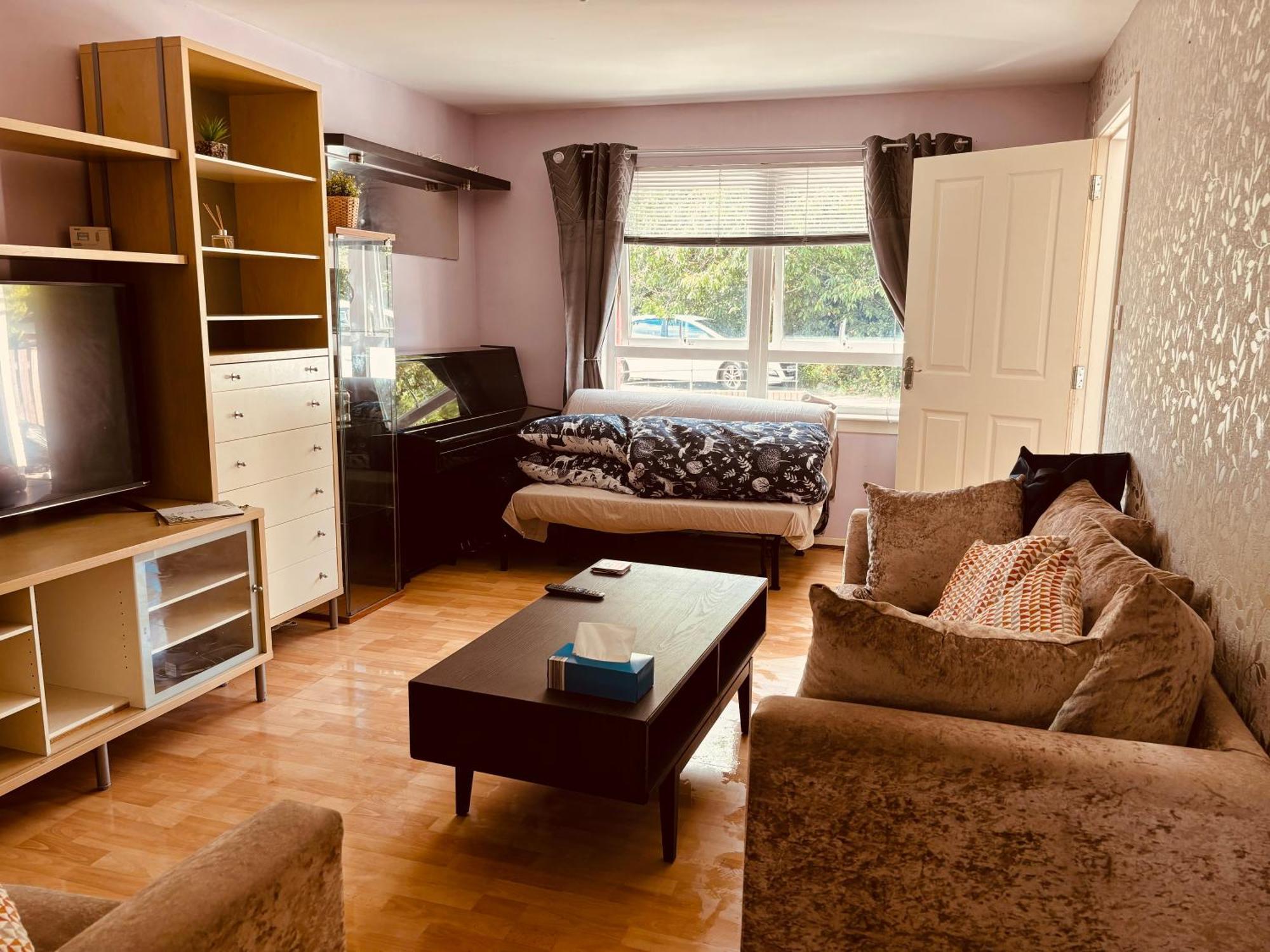 Сasa de vacaciones Three Bedroom House